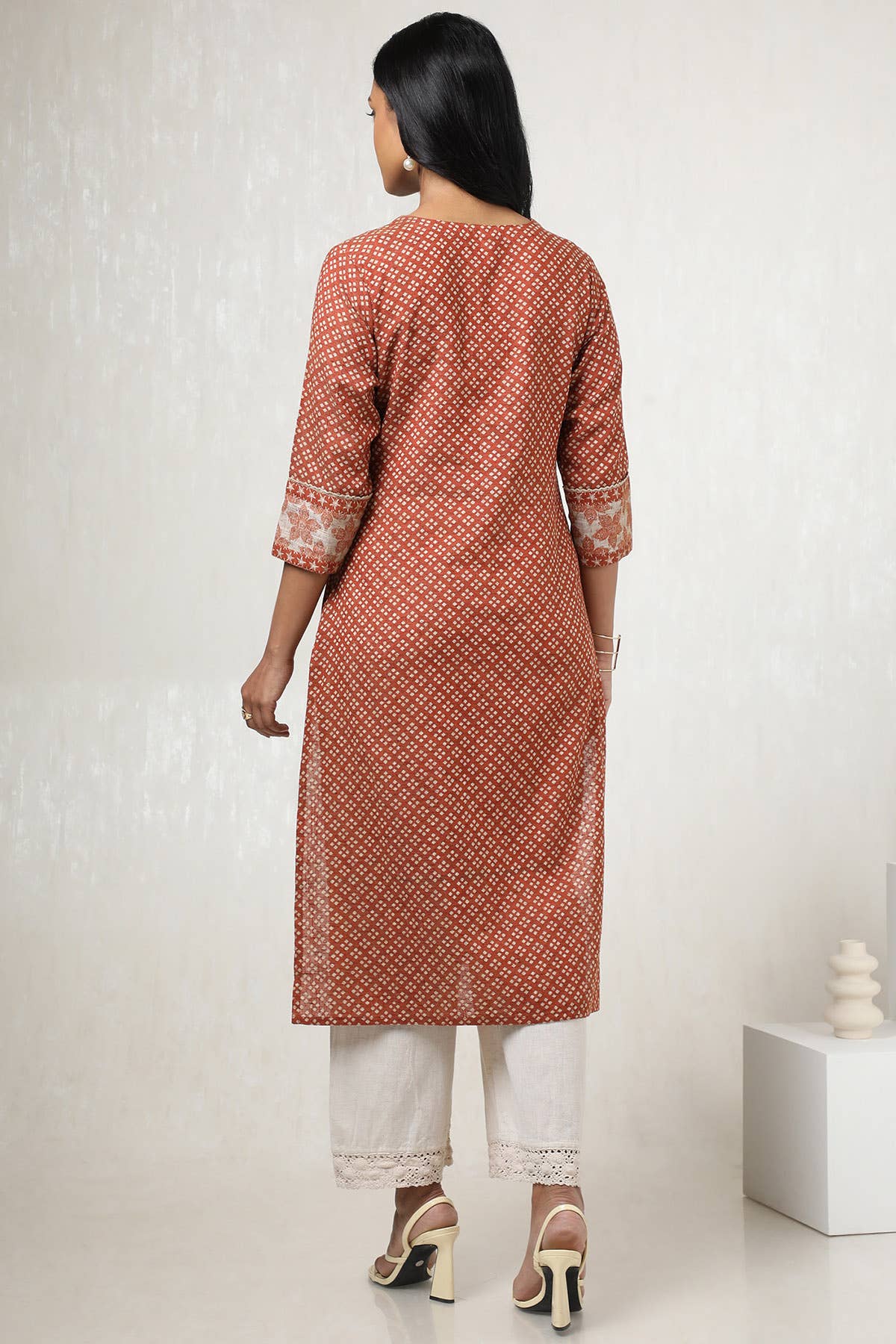 Rust Cotton Geometric Print Kurta With Tassels - View 3