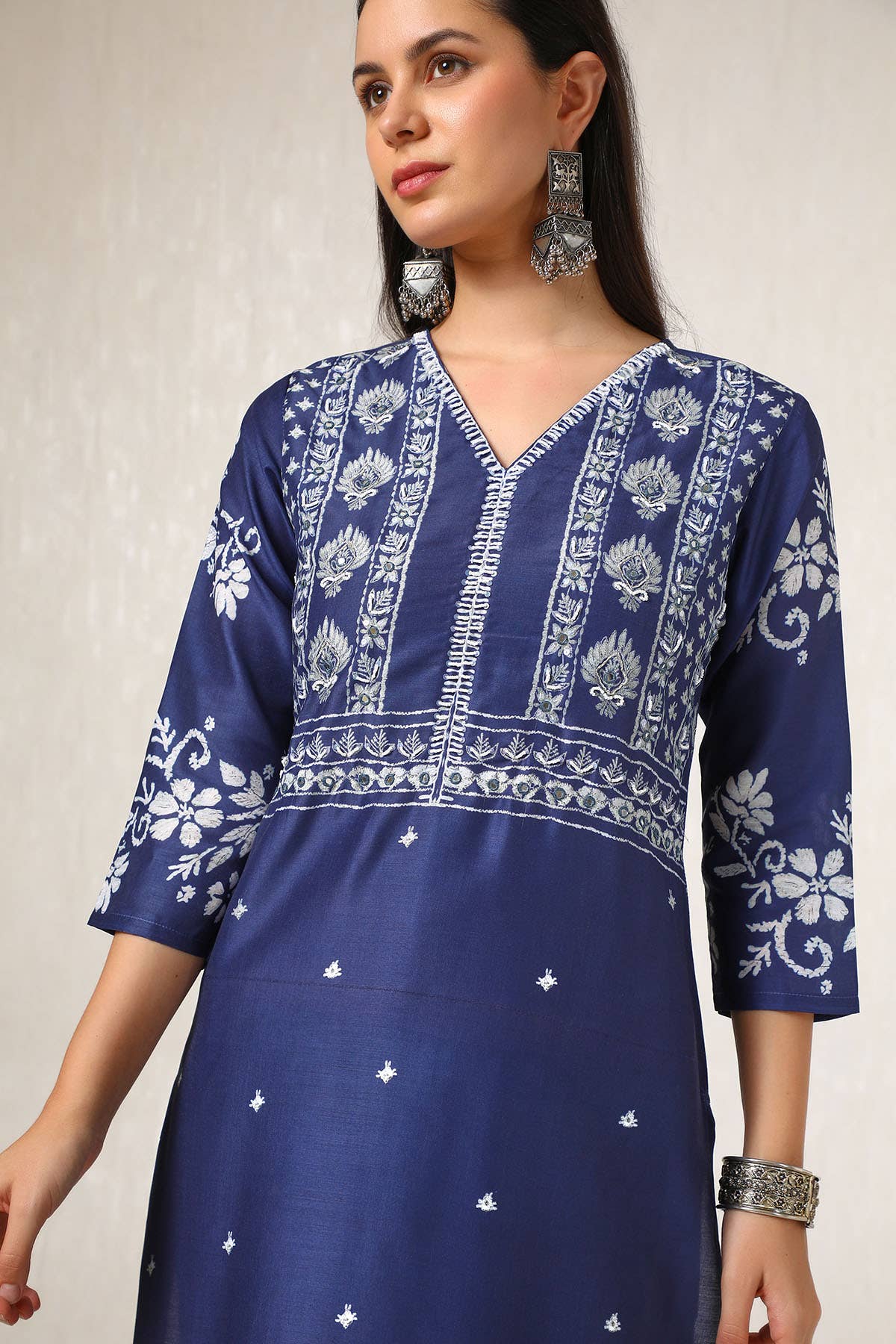 Navy Blue Embellished Muslin Blend Straight Kurta - View 5