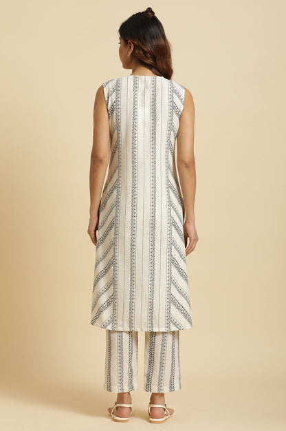 Ecru Printed Kurta &amp; Pants Co-Ord Set With Kantha Detail - View 3